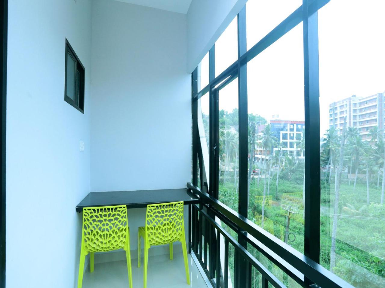 Hotel Oyo 9557 Near Kims Hospital Thiruvananthapuram Exterior foto