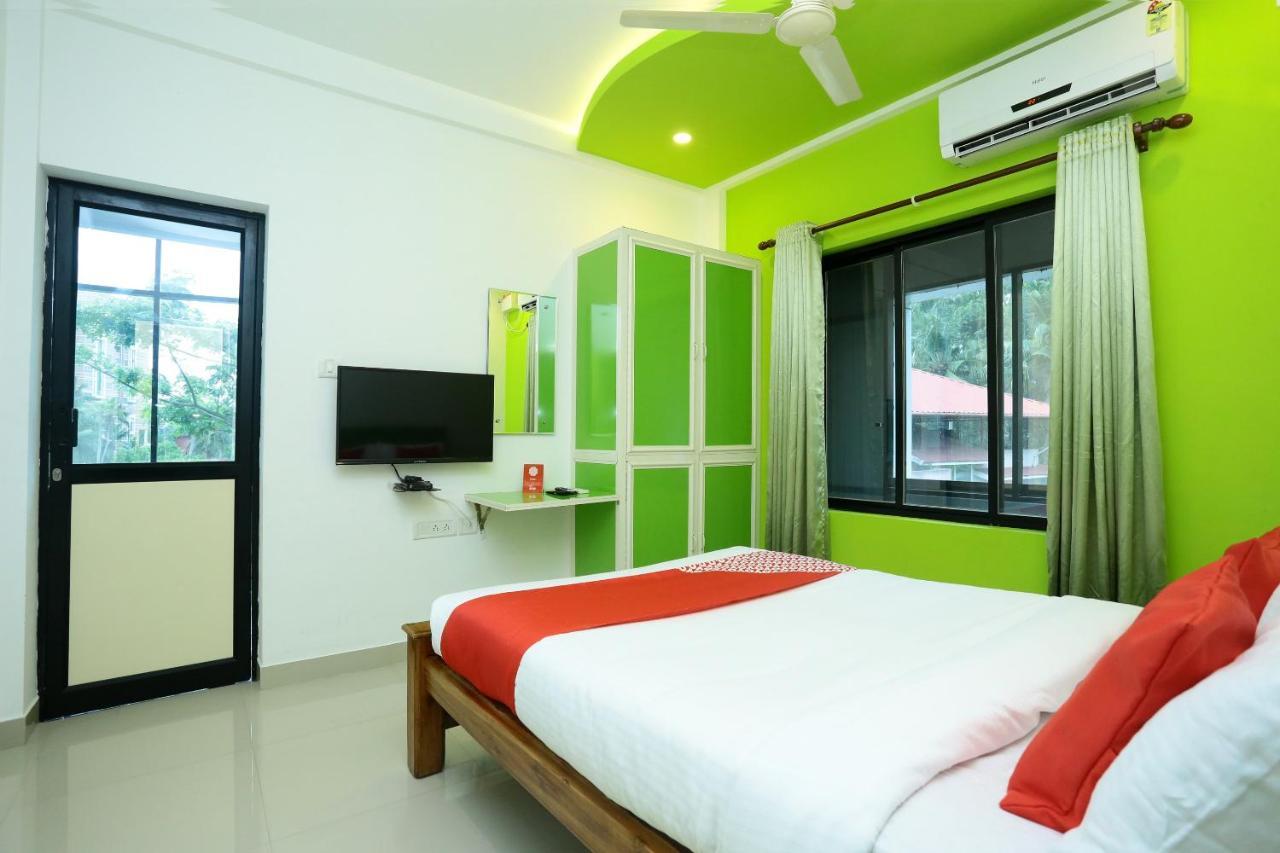 Hotel Oyo 9557 Near Kims Hospital Thiruvananthapuram Exterior foto